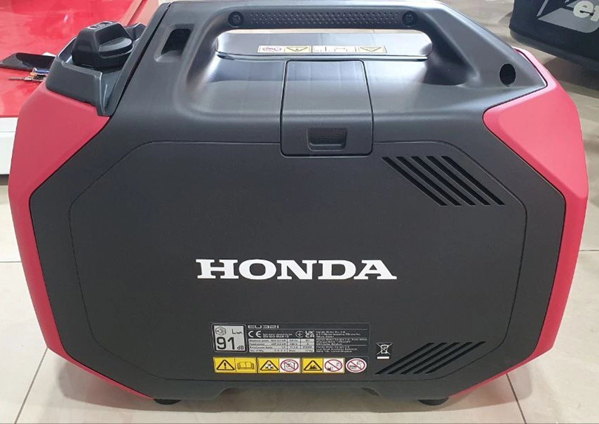 Бензиновый генератор Honda EU 32 i фото#3