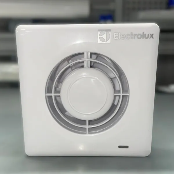 Вытяжка для ванной Electrolux EAFS-100TH уценённый в потолок фото#2