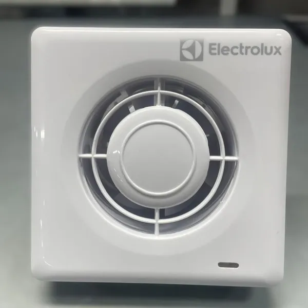 Вытяжка для ванной Electrolux EAFS-100TH уценённый в потолок фото#3