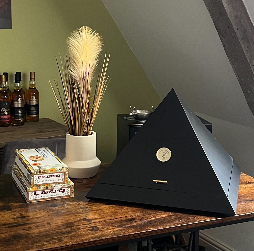 Настольный хьюмидор Adorini Pyramid Black Deluxe фото#5